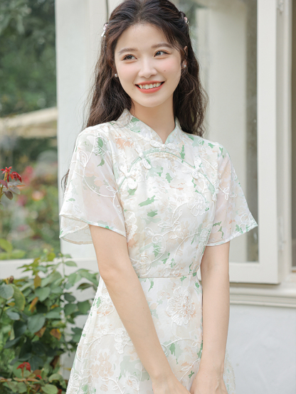 雪纺碎花裙 Chiffon Floral Dress