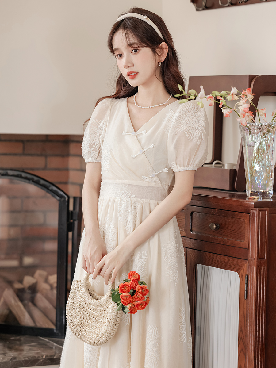 Beautiful Cheongsam Improved Young Girls' Retro New Chinese Style National Style Dress Fairy Dress 40 杏色绣花中式连衣裙
