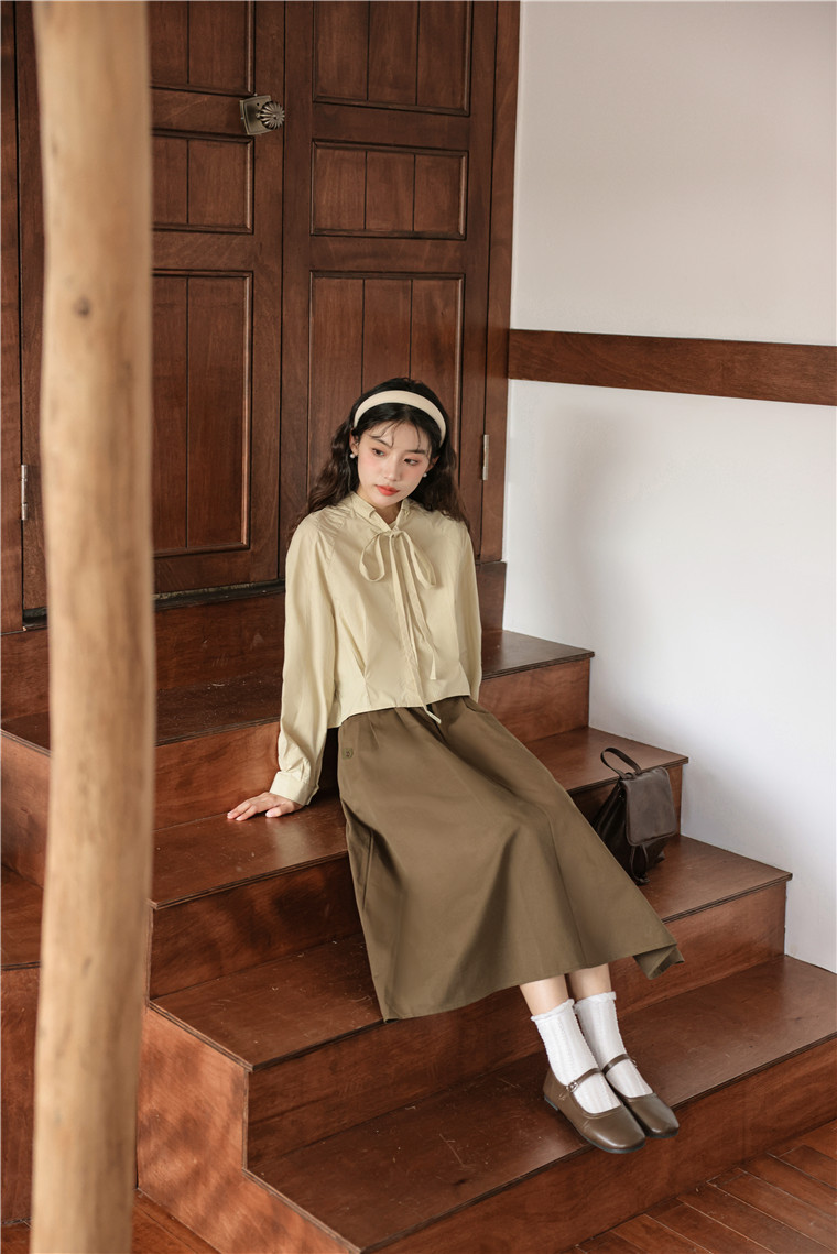Sweet Bow-Tie Collar Blouse 甜美领口系带衬衫 * 2Colors