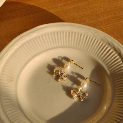 Sparkle Butterfly Bow Earrings 锆石蝴蝶结耳环 