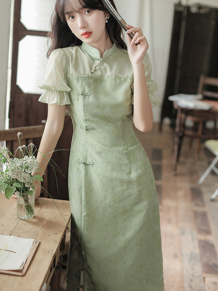 Jade Green Textured Jacquard Cheongsam 翡翠绿肌理提花改良旗袍