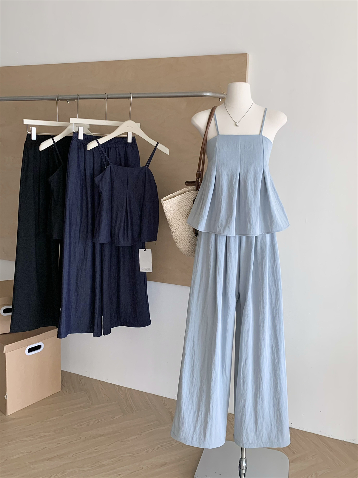 French Style Overall Dress Set Women's Summer Simplicity Temperament Cute Youth-Looking Design Sleeveless Top Wide Leg Pants Two-Piece Set