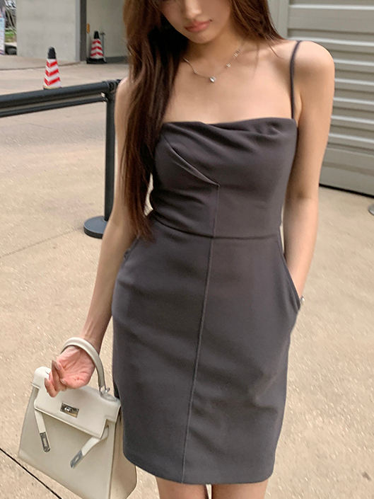 Grey Pleated Dress 灰色褶皱连衣裙