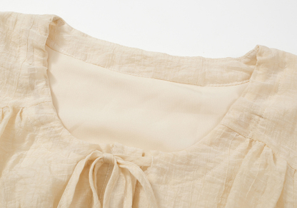 法式方领肌理感套装 French-style square-neck short-sleeve shirt