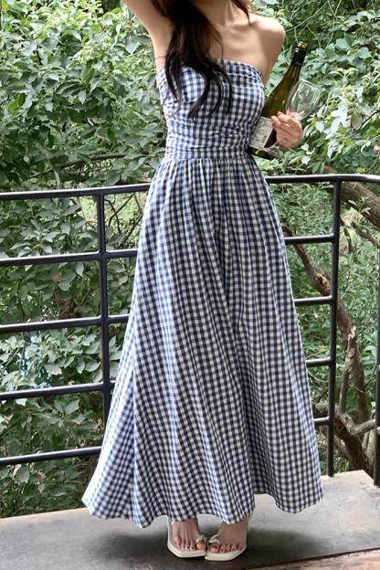 Real shot of the new 2025 spring-summer black, white, and blue plaid off-shoulder strapless design long elegant dress for women