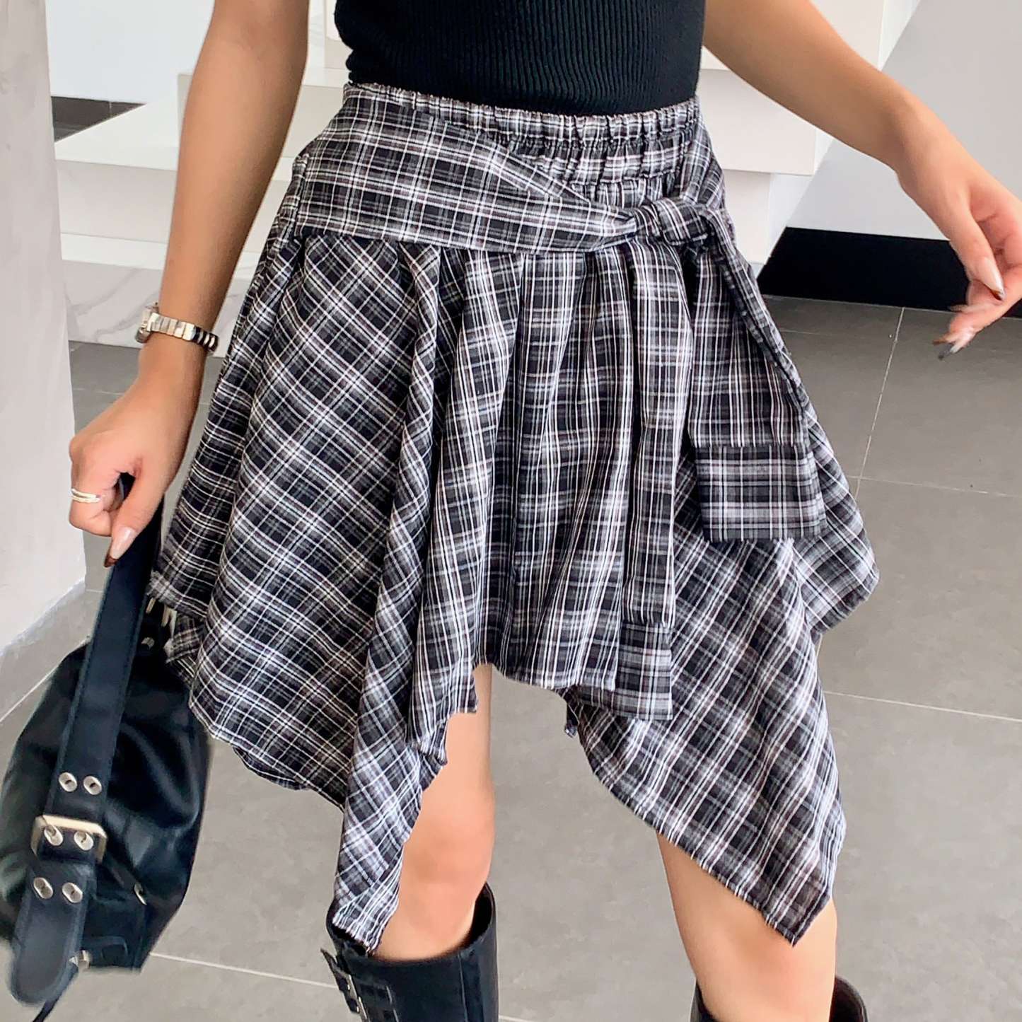 Plaid Ribbon-Tie Asymmetrical Skirt 不规则绑带格纹短裙*4 Colors