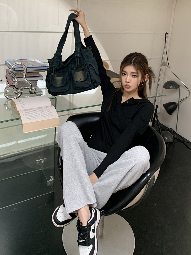 Low-Rise Slim Flare Pants 低腰微喇叭休闲裤