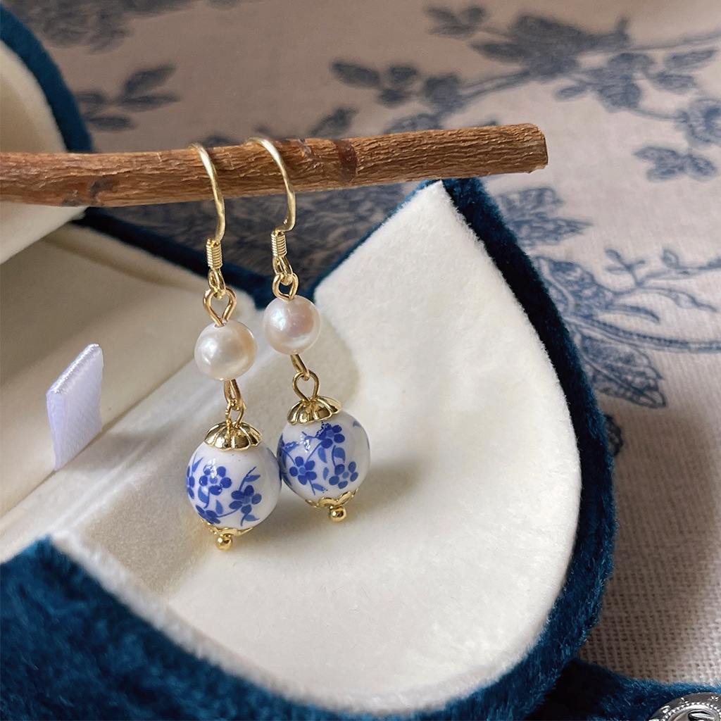 Blue Porcelain Floral Earrings 陶瓷青花耳环