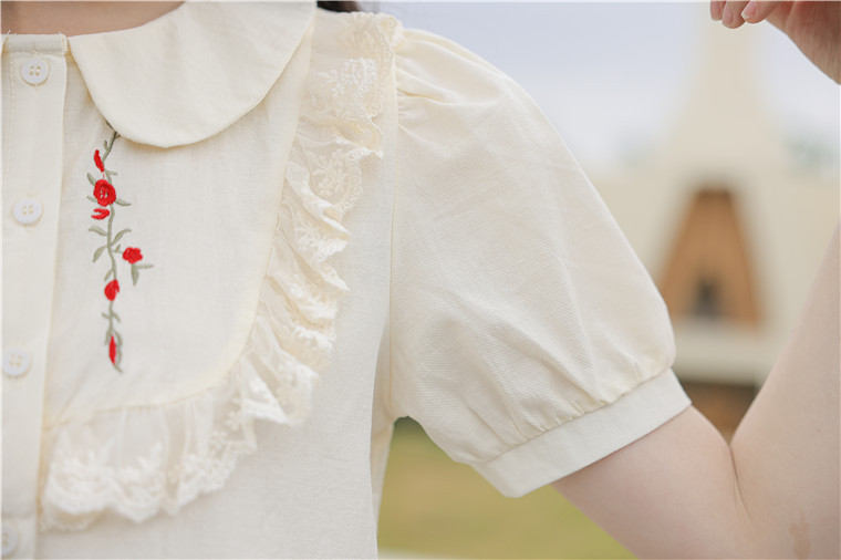 Retro Embroidered Doll Collar Shirt 复古绣花娃娃领衬衫