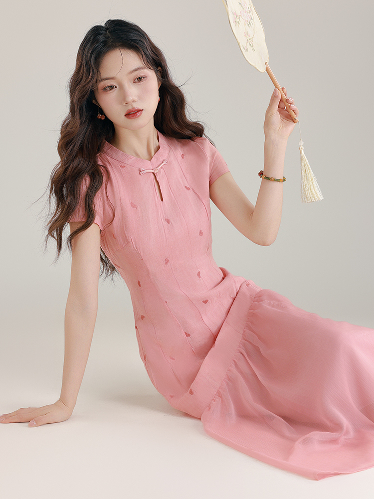 Gradient Heart Embroidery Cheongsam 爱心刺绣旗袍