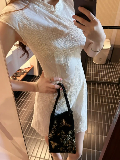 杏色重工绣花新中式旗袍