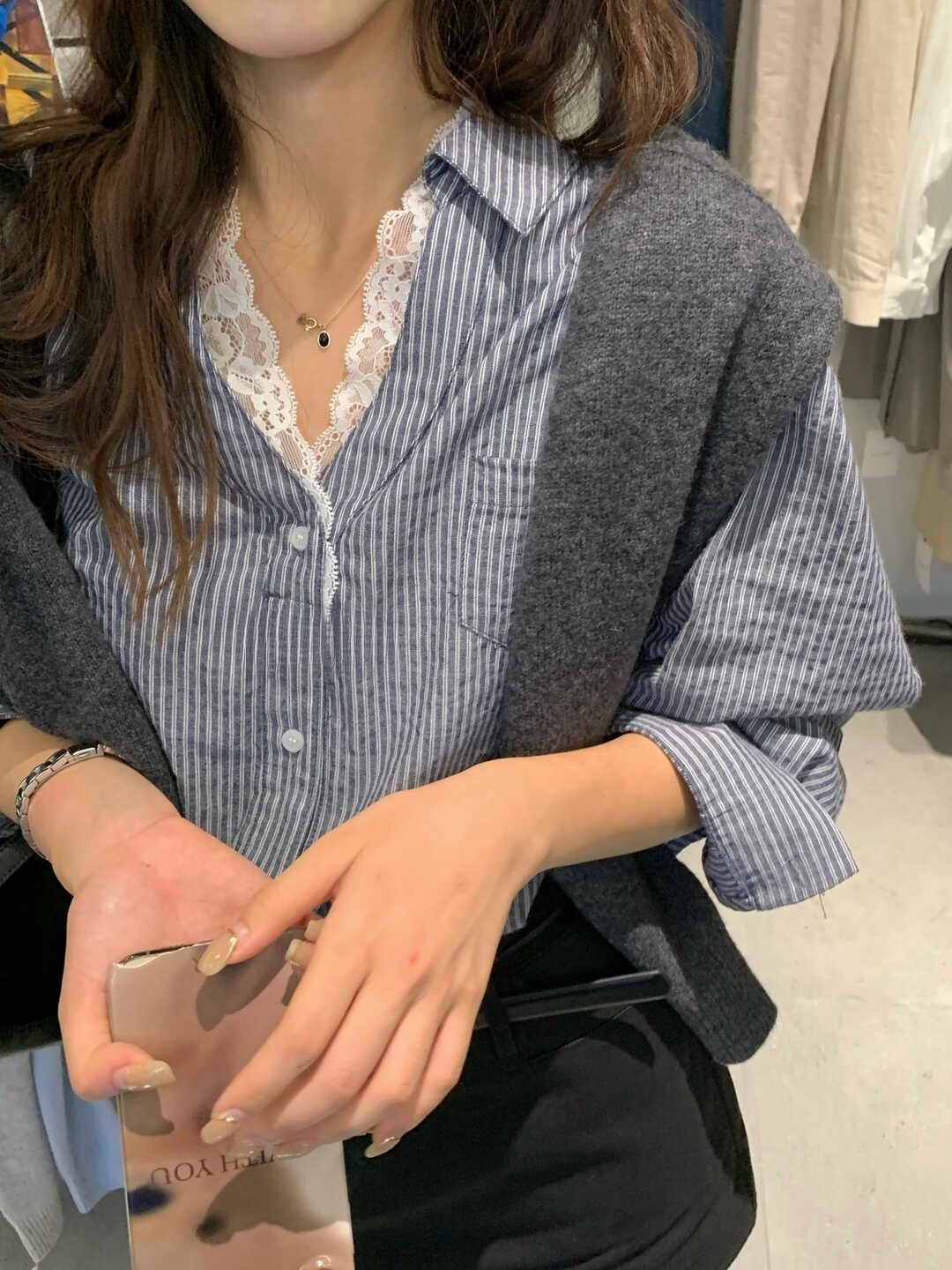 Lace Trim V-Neck Shirt V领蕾丝拼接衬衫*4 Colors