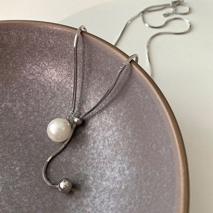 Pull-out Pearl Long Necklace for Women, Unique Design, Niche Retro Style, Simple and Versatile, Elegant Choker Sweater Chain