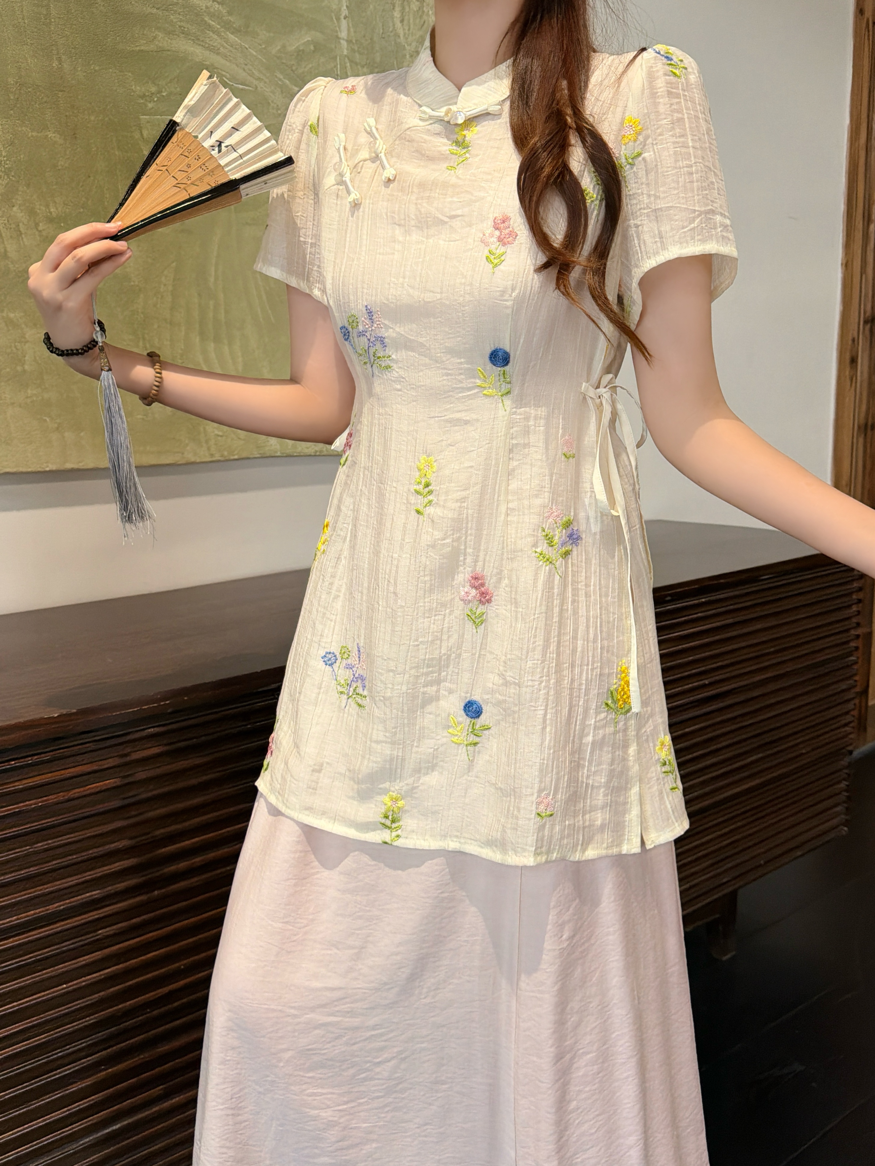 Real shot of the 2026 summer new plus-size women's Chinese-style embroidered button-up top and suspender skirt two-piece set