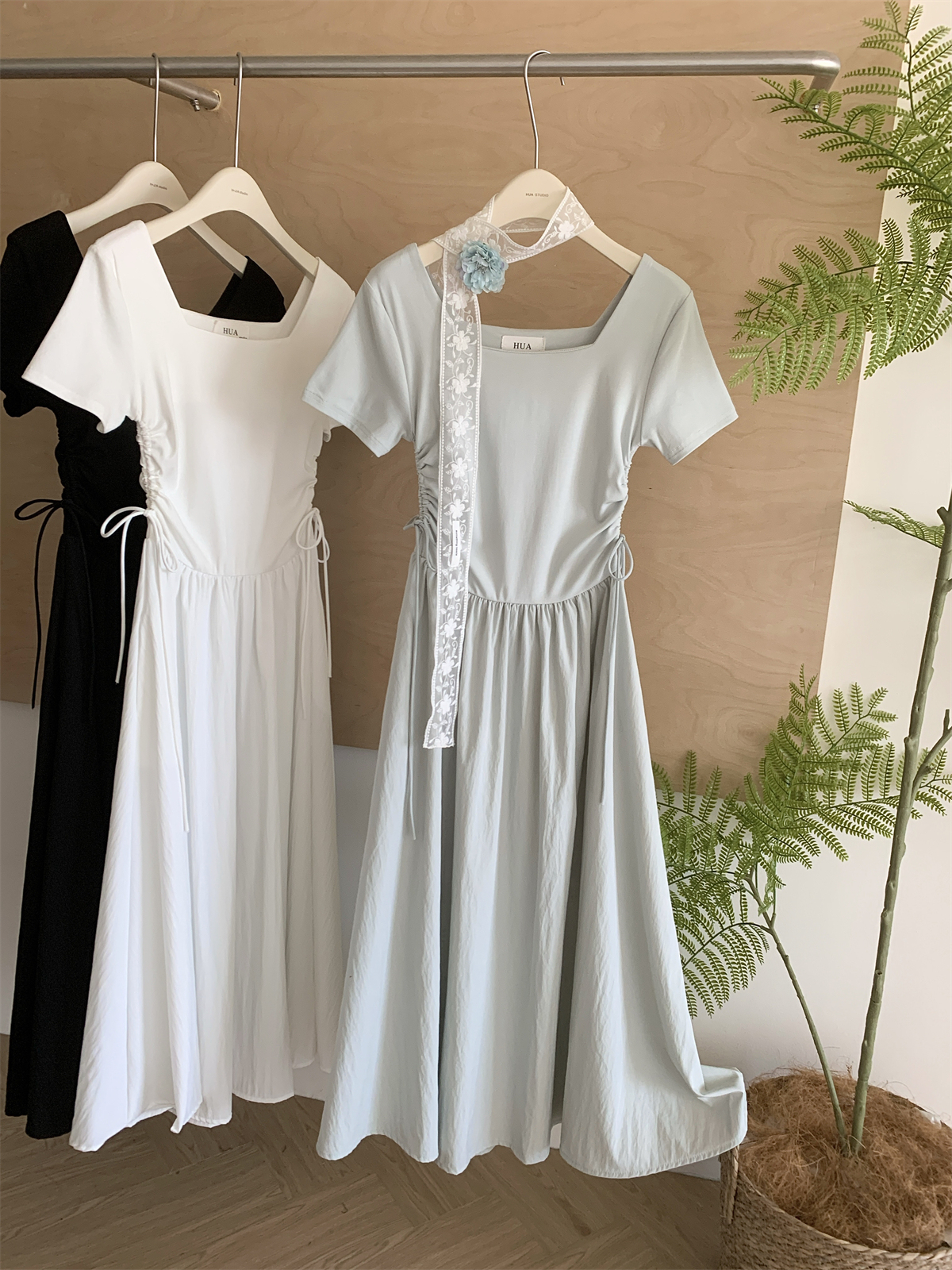 镂空方领长款连衣裙