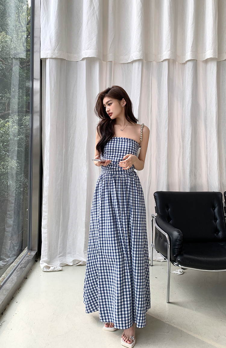 Real shot of the new 2025 spring-summer black, white, and blue plaid off-shoulder strapless design long elegant dress for women