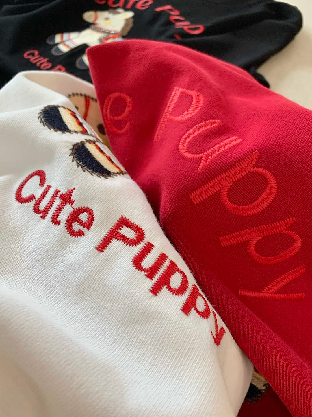 Loose T-shirt with Pony Embroidery and Rhinestones