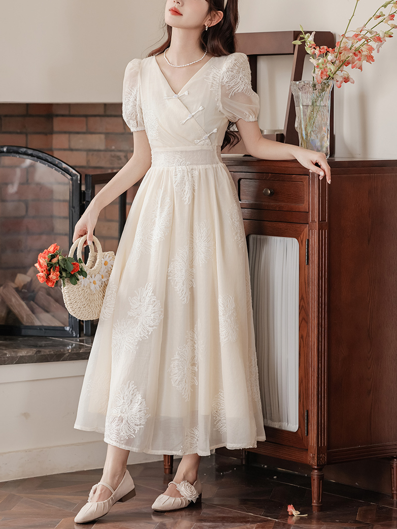 Beautiful Cheongsam Improved Young Girls' Retro New Chinese Style National Style Dress Fairy Dress 40 杏色绣花中式连衣裙