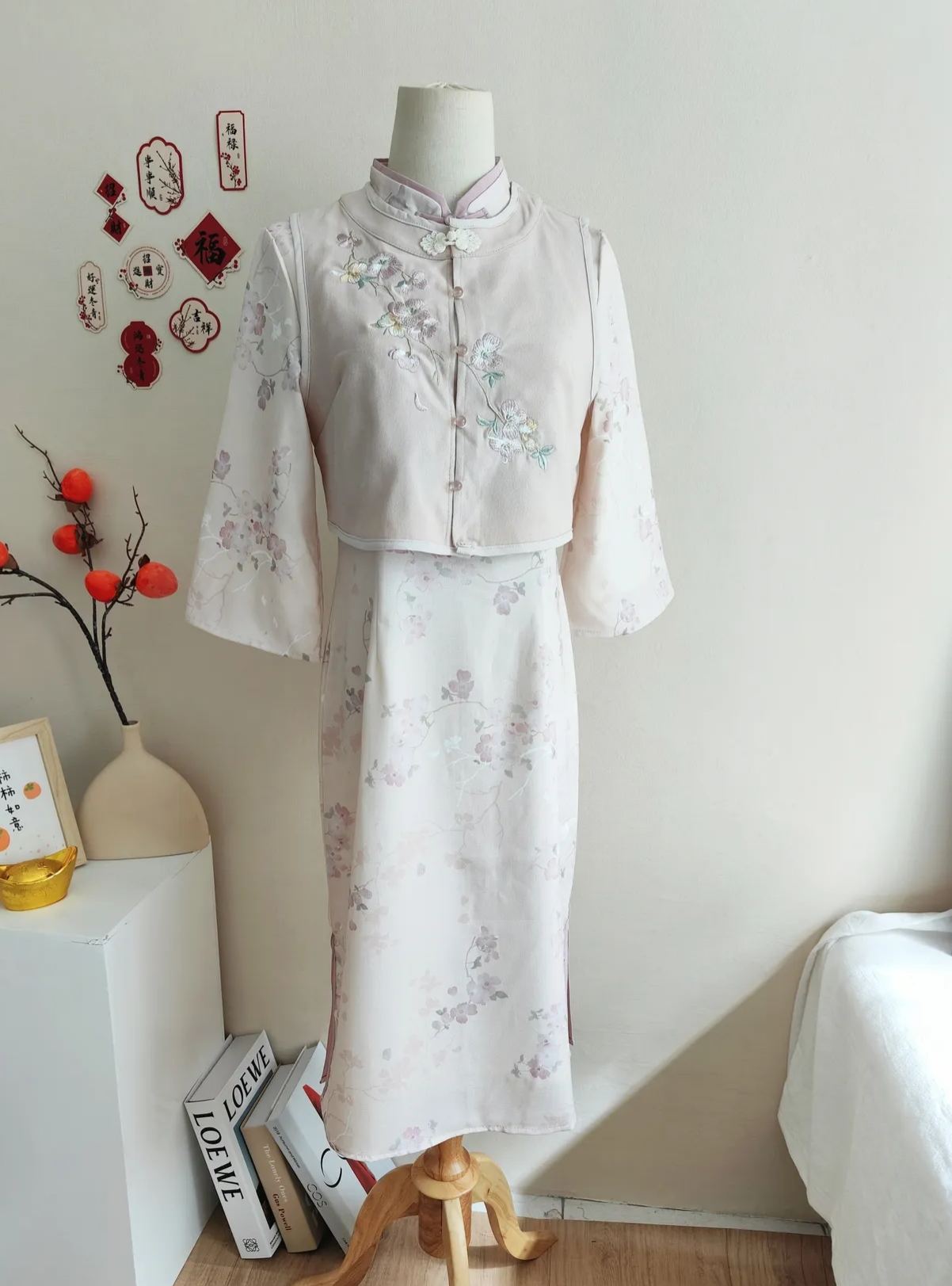 Classic Chinese Two-Piece Set 马甲+旗袍套装