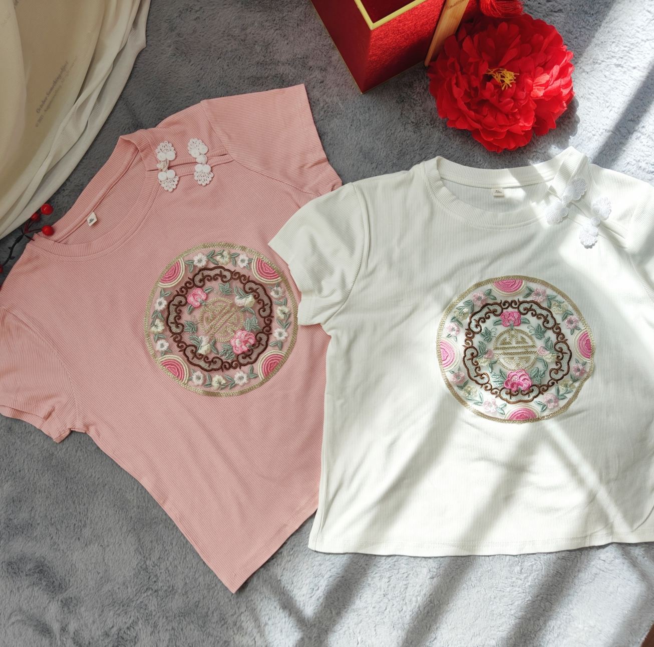 Embroidered Button Short Tee 刺绣斜盘扣短款t恤*3 Colors