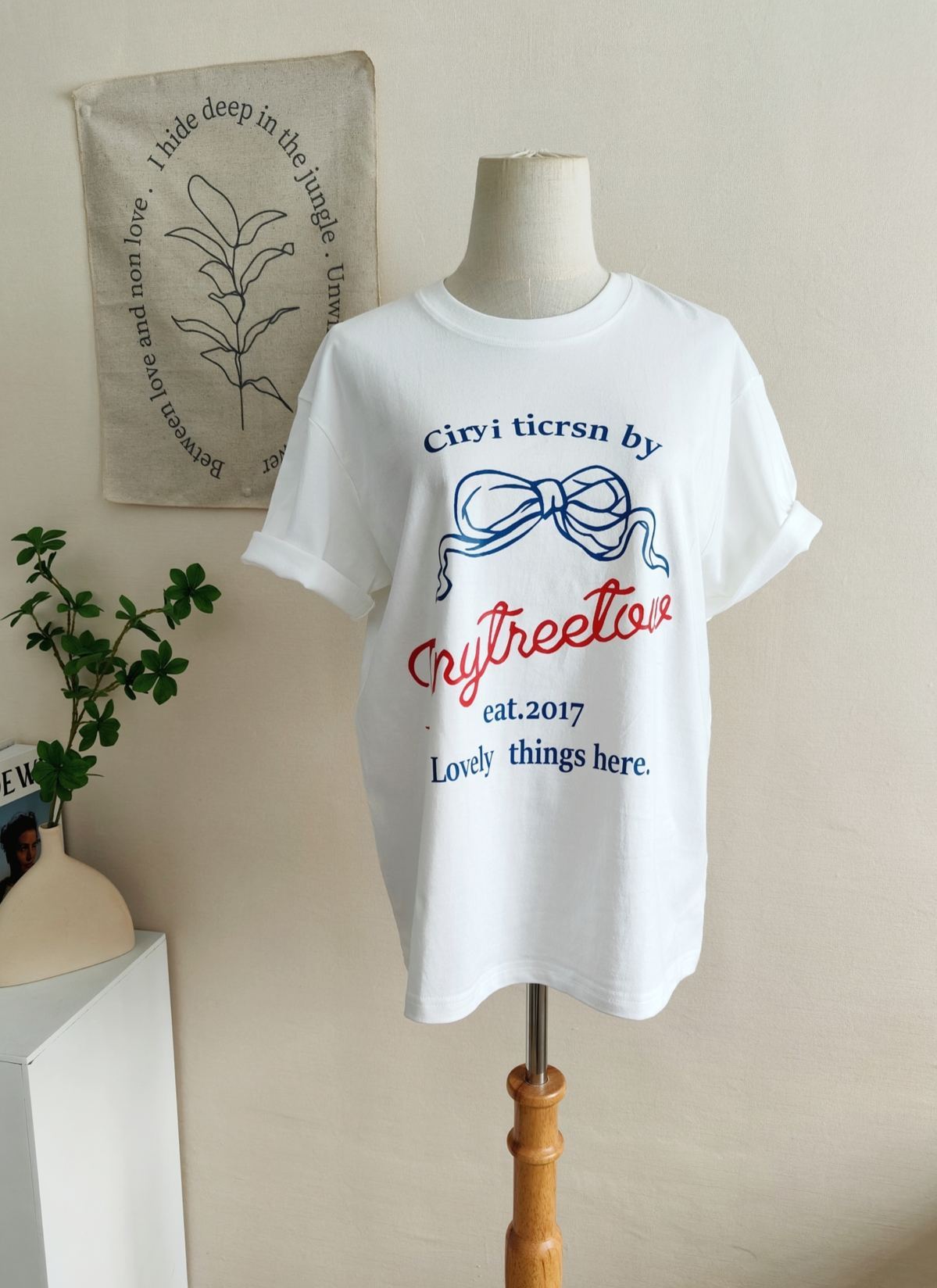 Retro Bow Letter Tee 复古蝴蝶结英文字母T恤 