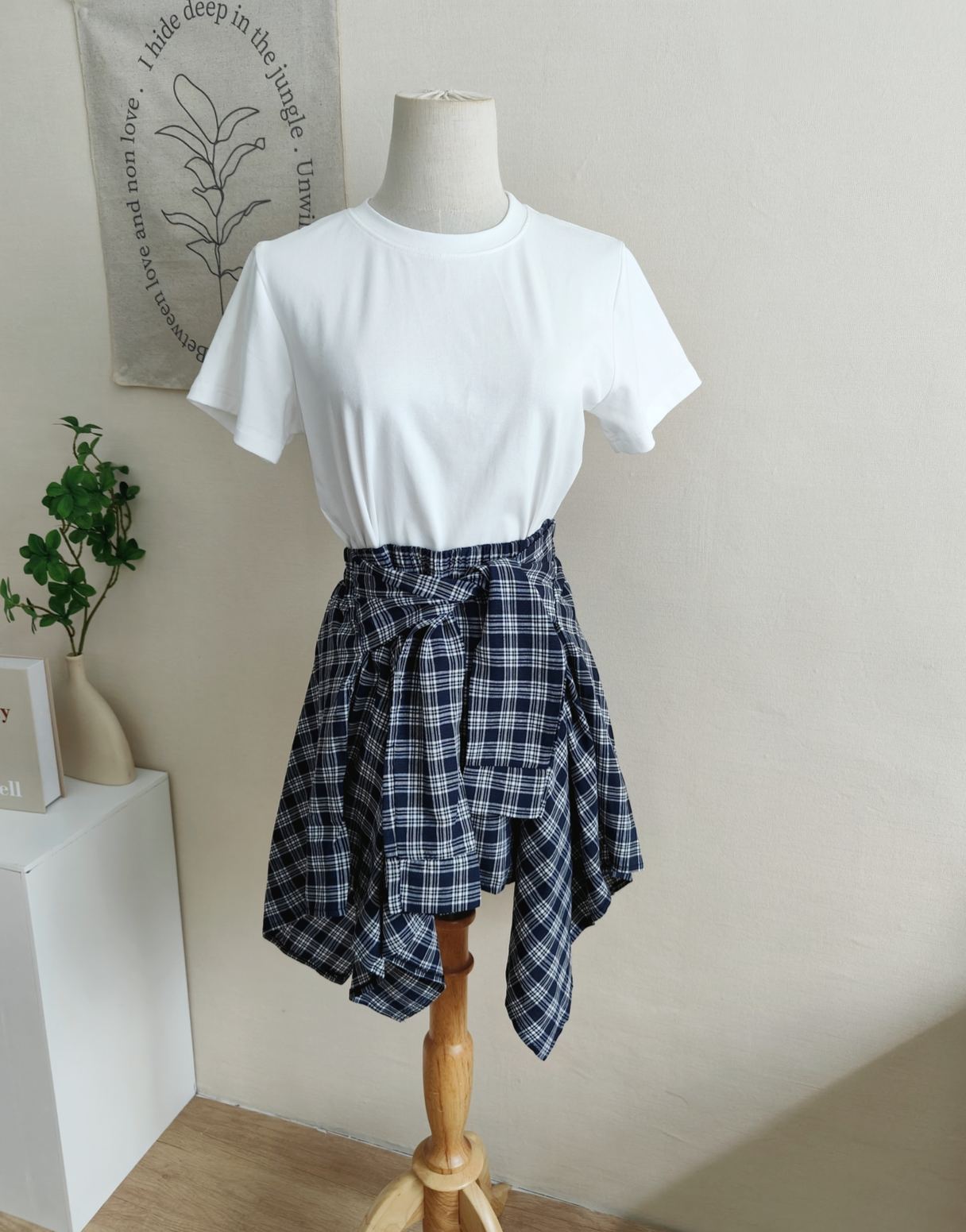 Plaid Ribbon-Tie Asymmetrical Skirt 不规则绑带格纹短裙*4 Colors