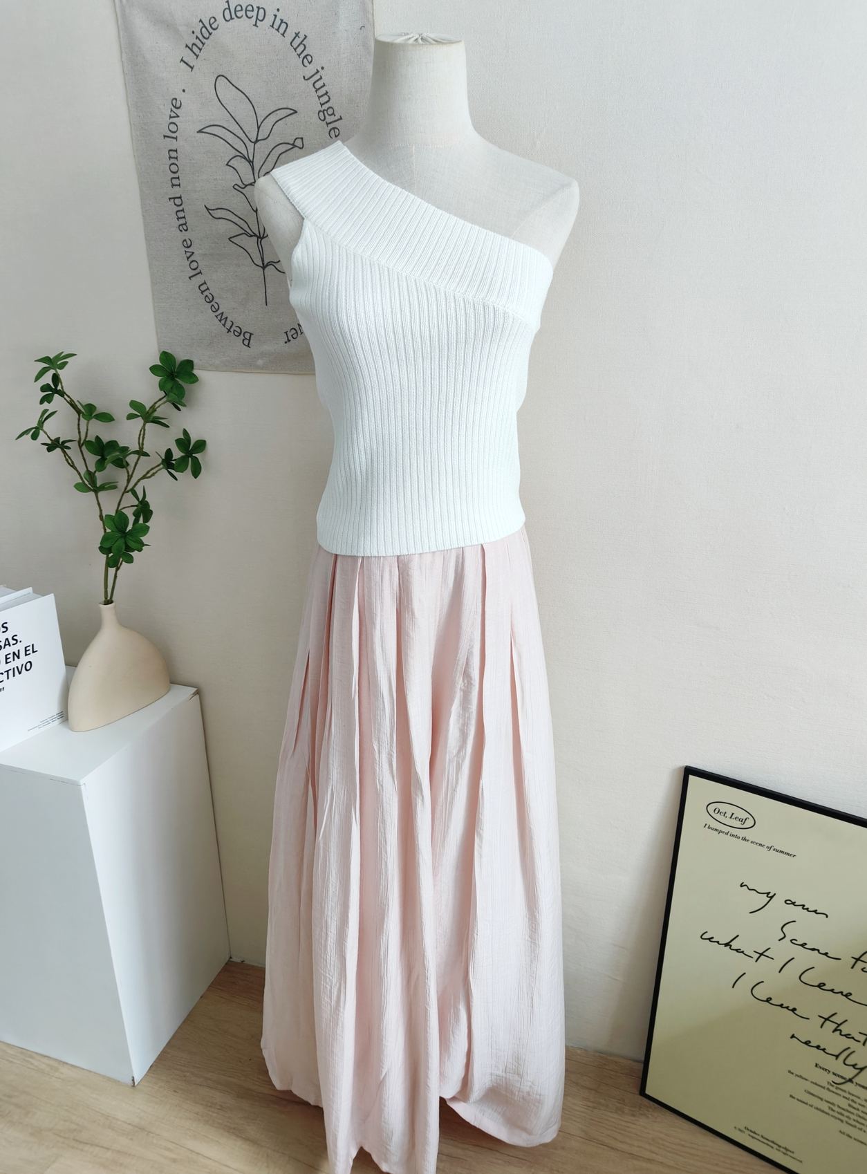 Spicy Girl Off-Shoulder Stretch Knit Tank Top 辣妹斜肩弹力针织背心* 9 Colors