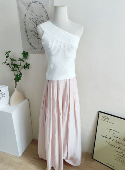 Spicy Girl Off-Shoulder Stretch Knit Tank Top 辣妹斜肩弹力针织背心* 9 Colors