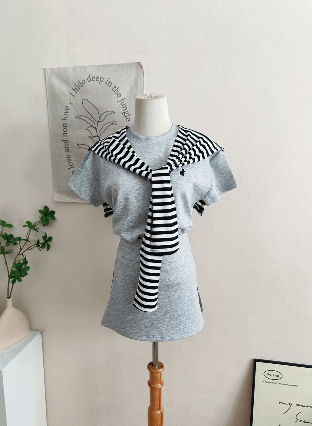 RINA Tee & Skort Set with Shoulder Wrap 简约百搭T恤+短款裤裙✦送条纹披肩*4 Colors