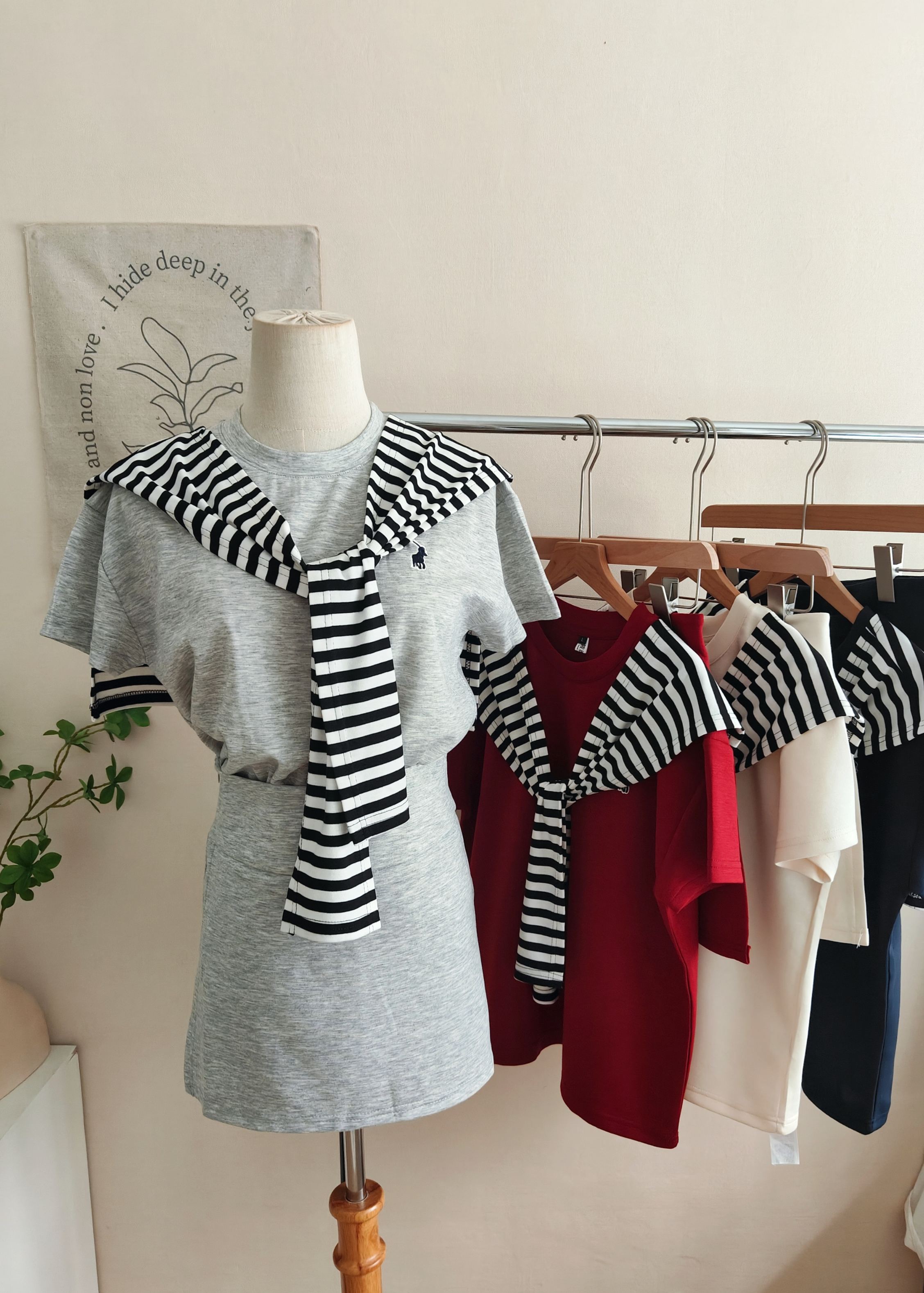 RINA Tee & Skort Set with Shoulder Wrap 简约百搭T恤+短款裤裙✦送条纹披肩*4 Colors