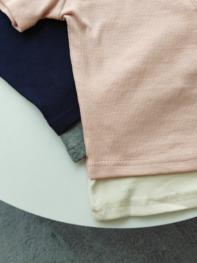 Faux Layered V-Neck Top 假两件V领上衣*4 Colors