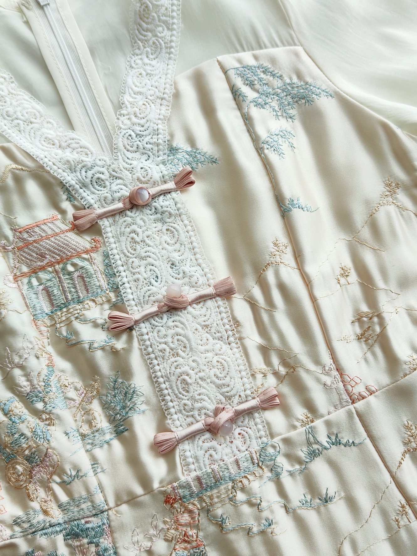 Embroidered Grace Dress 刺绣中式连衣裙