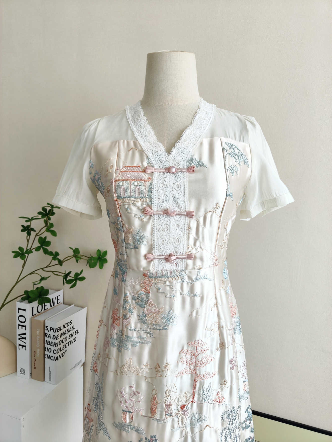 Embroidered Grace Dress 刺绣中式连衣裙