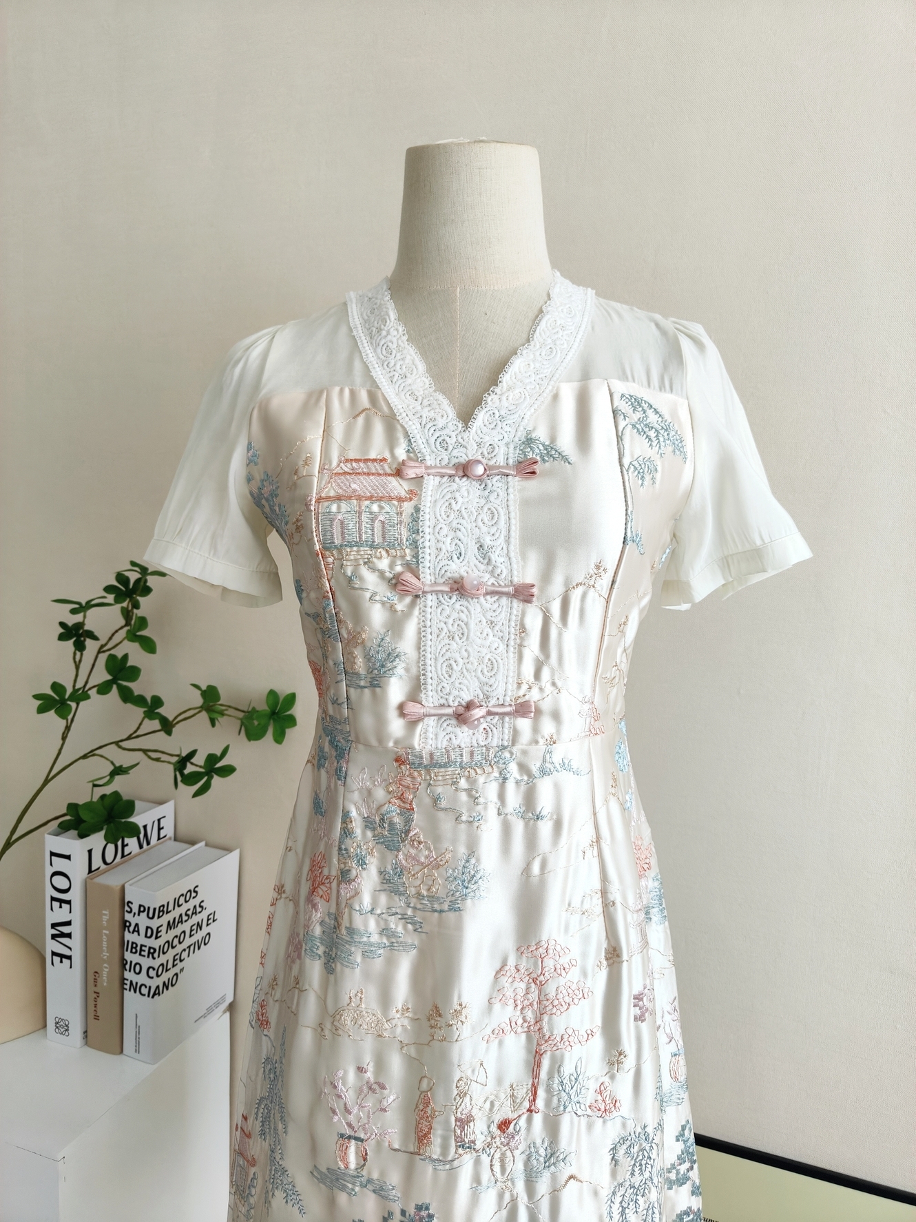 Embroidered Grace Dress 刺绣中式连衣裙