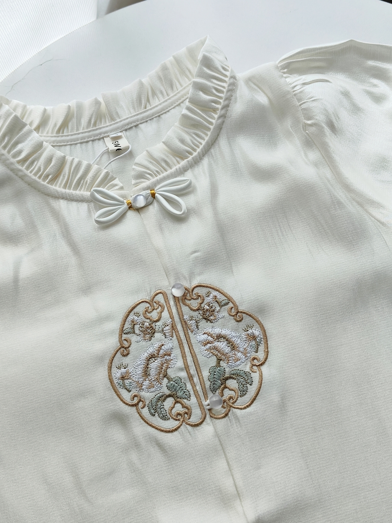Ruffle Collar Embroidered Tencel Blouse 木耳边立领刺绣天丝衬衫*2Colors