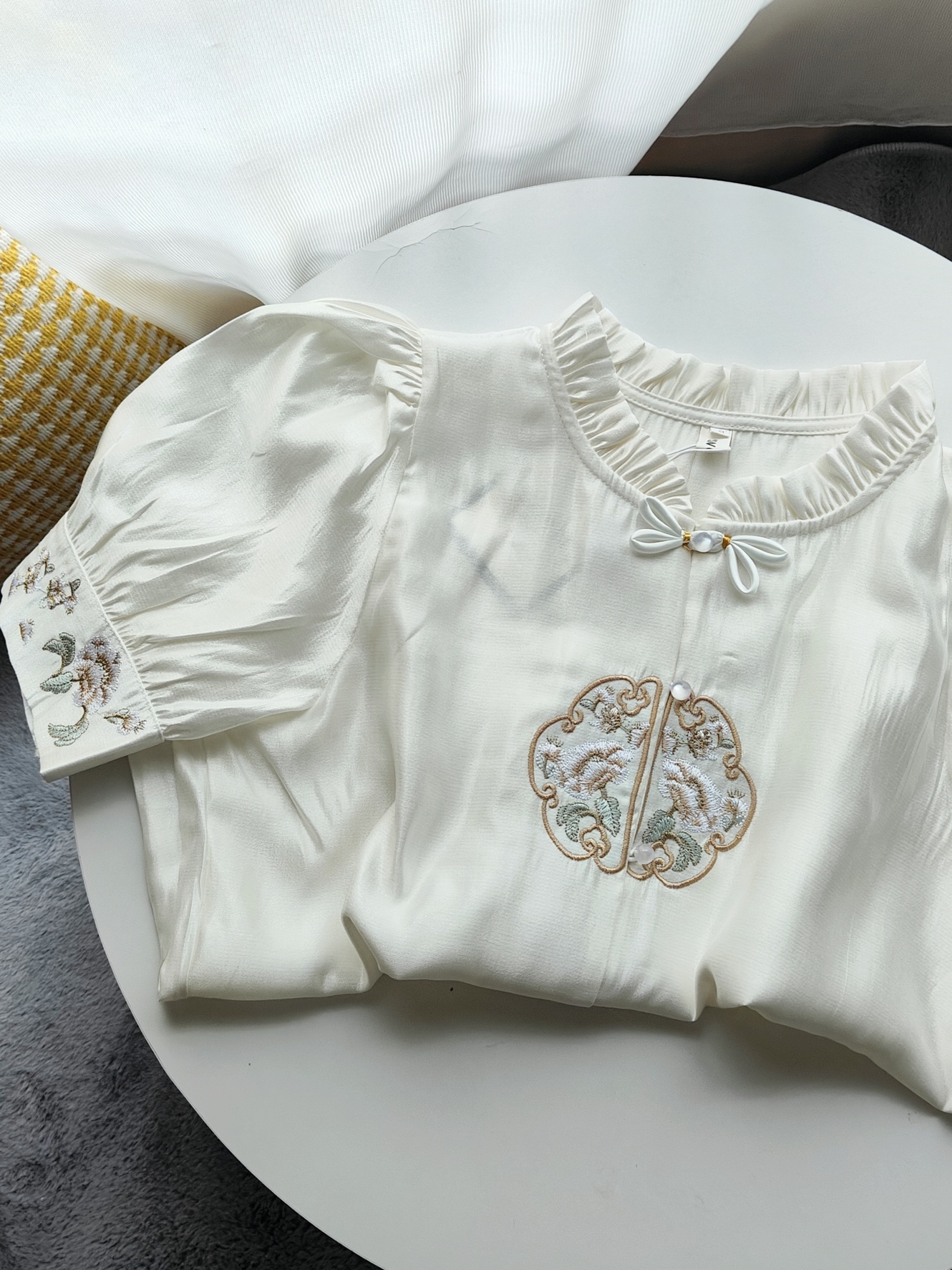 Ruffle Collar Embroidered Tencel Blouse 木耳边立领刺绣天丝衬衫*2Colors