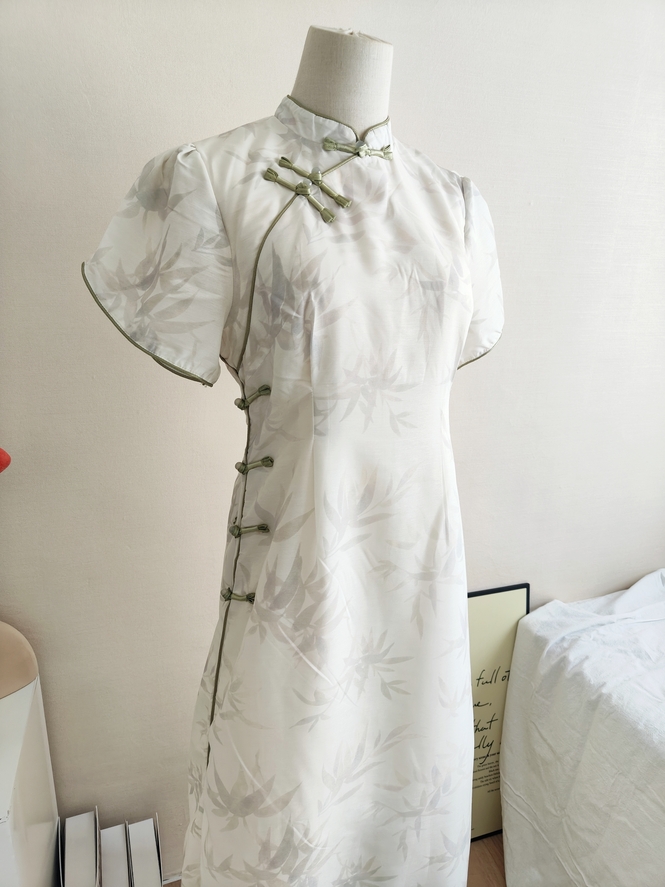 Bright Moon Bamboo Cheongsam玉竹花语改良旗袍