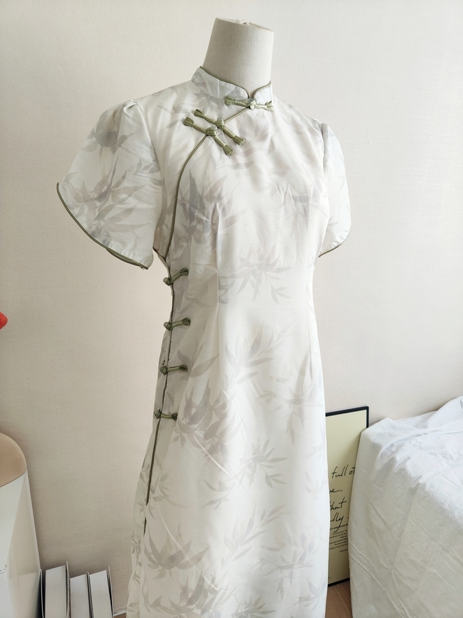 Bright Moon Bamboo Cheongsam玉竹花语改良旗袍