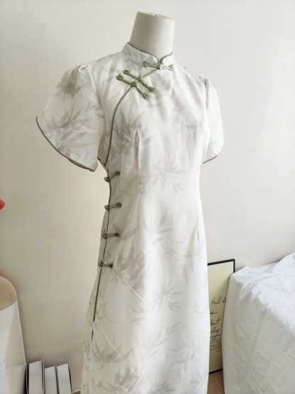 Bright Moon Bamboo Cheongsam玉竹花语改良旗袍