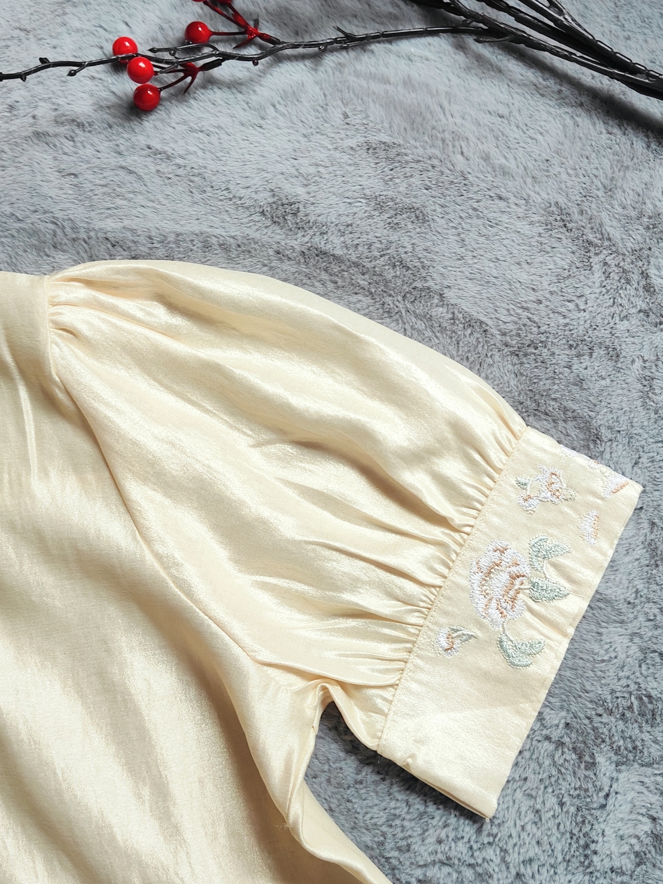 Ruffle Collar Embroidered Tencel Blouse 木耳边立领刺绣天丝衬衫*2Colors