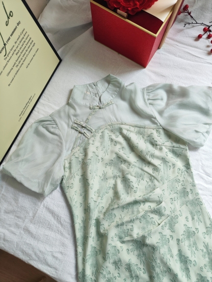 Floral Porcelain Cheongsam 花开青瓷改良旗袍