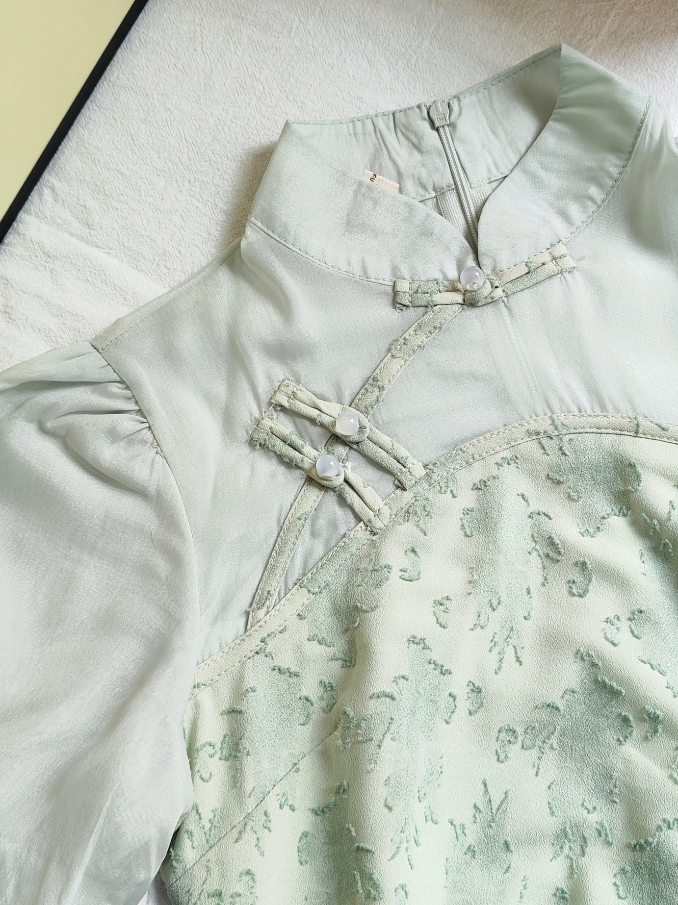 Floral Porcelain Cheongsam 花开青瓷改良旗袍