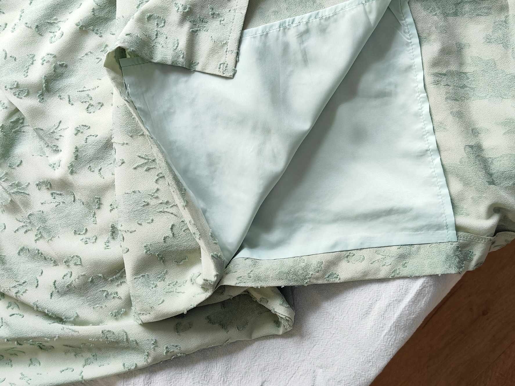 Floral Porcelain Cheongsam 花开青瓷改良旗袍