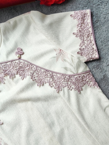 Lilac Grace Lace Cheongsam 紫色蕾丝旗袍