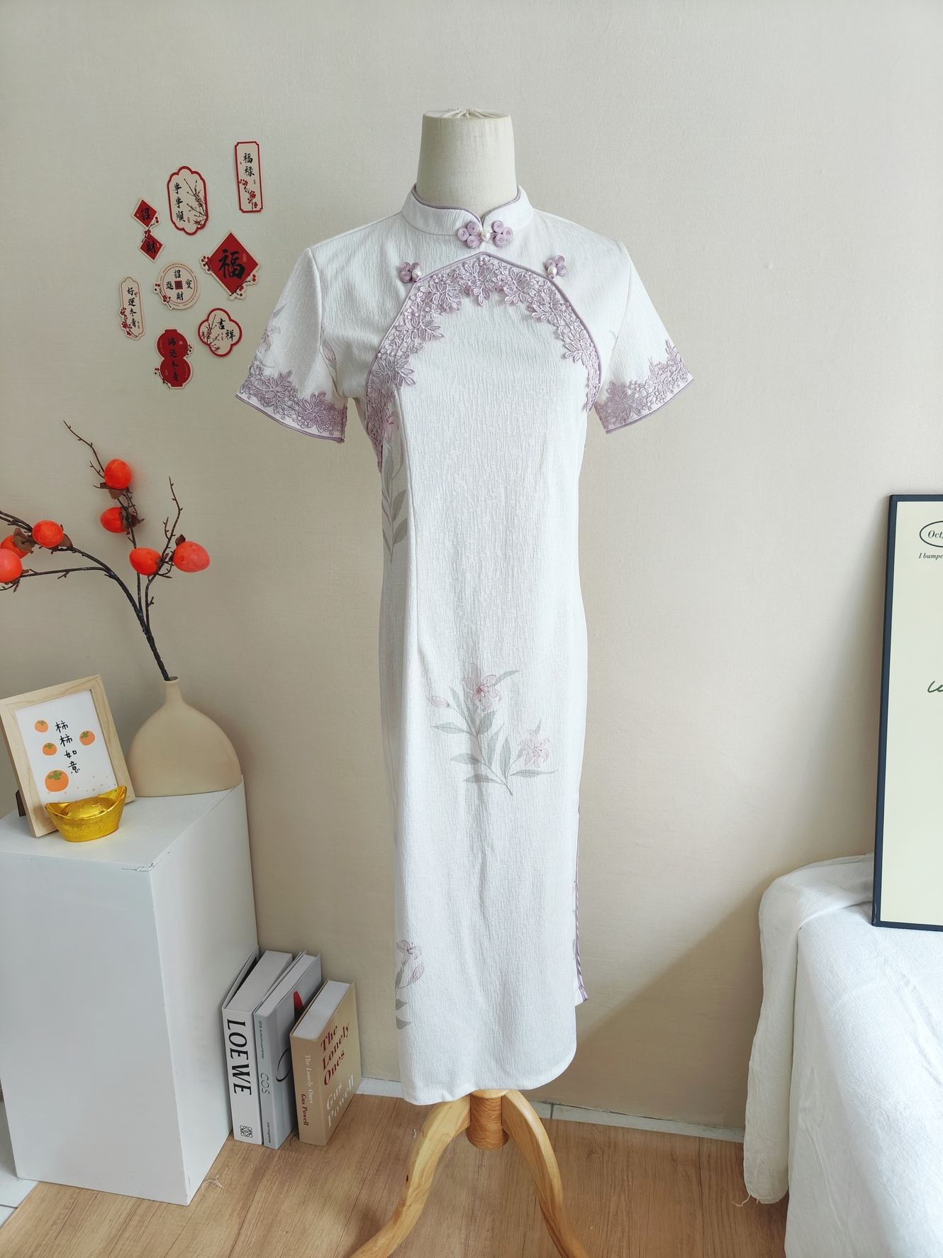 Lilac Grace Lace Cheongsam 紫色蕾丝旗袍
