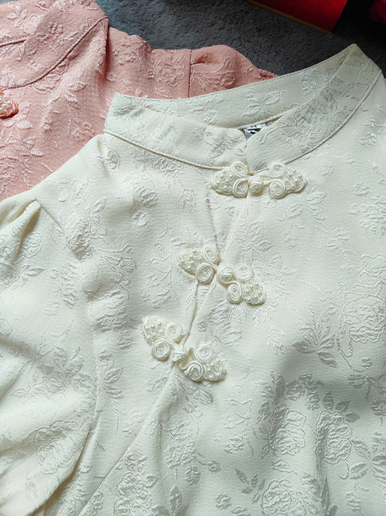 Jacquard Mandarin Collar Blouse 提花盘扣衬衫*left beige only