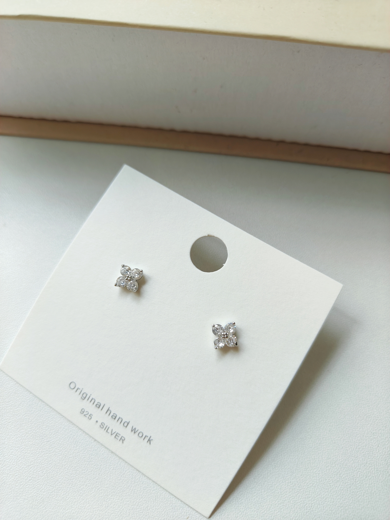 Flora Bloom Studs 四瓣花朵耳环