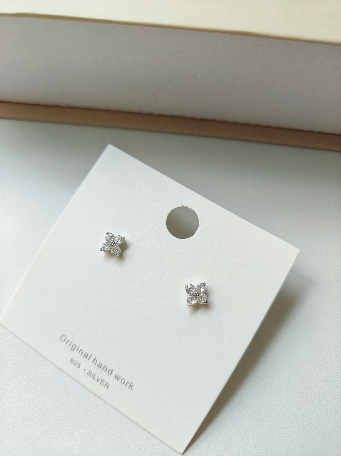 Flora Bloom Studs 四瓣花朵耳环