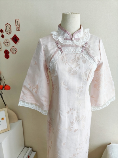 Pink Charm Lace Cheongsam粉黛蕾韵旗袍