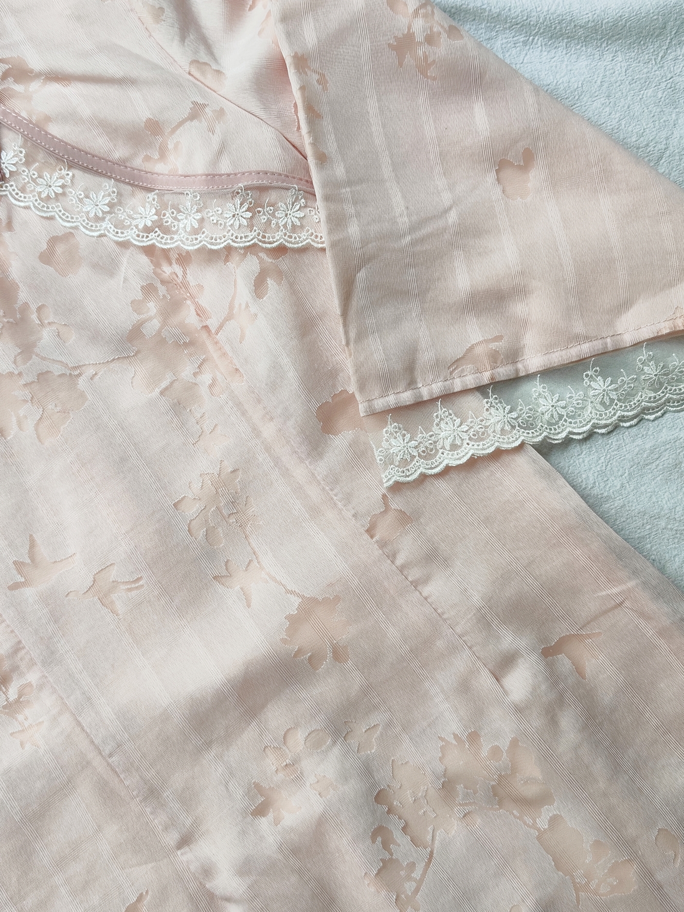 Pink Charm Lace Cheongsam粉黛蕾韵旗袍